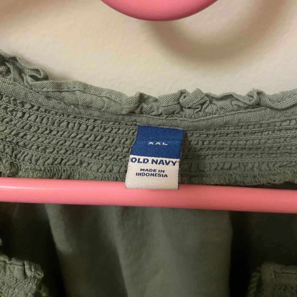 Oversized Long-Sleeve Smocked Linen-Blend Sage Green Top for Women - Picture 2 of 2